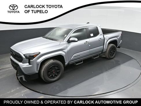 Used 2025 Toyota Tacoma SR5 AWD/4WD image 33