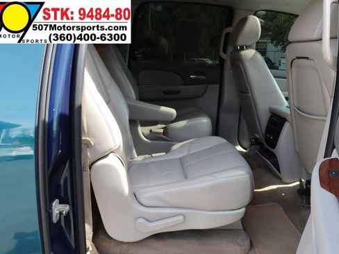 Used 2007 GMC Yukon XL SLT w/ SLT Preferred Equipment Group AWD/4WD image 19