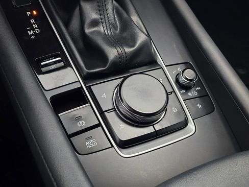 Used 2021 MAZDA MAZDA3 s image 32