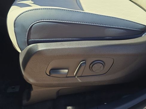 New 2026 Kia Carnival EX image 21