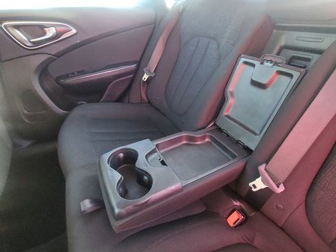 Used 2016 Chrysler 200 Limited image 23
