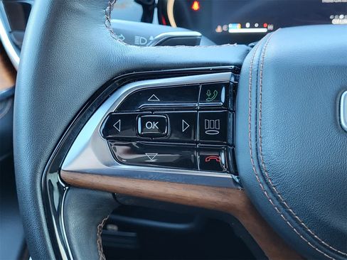 Used 2023 Jeep Grand Cherokee Summit image 18