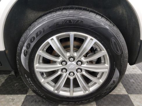 Used 2018 Cadillac XT5 Luxury w/ Driver Awareness Package image 25