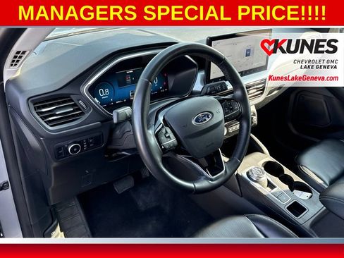 Used 2024 Ford Escape Platinum AWD/4WD image 28