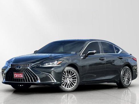 Used 2025 Lexus ES 300h w/ Premium Package image 2