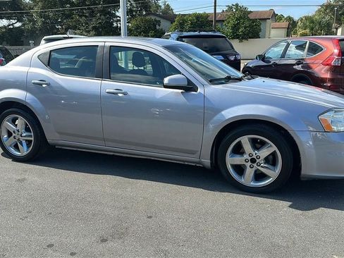 Used 2013 Dodge Avenger SXT FWD image 6