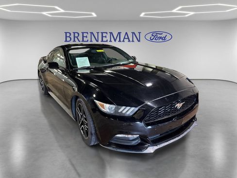 Used 2016 Ford Mustang Coupe RWD image 3