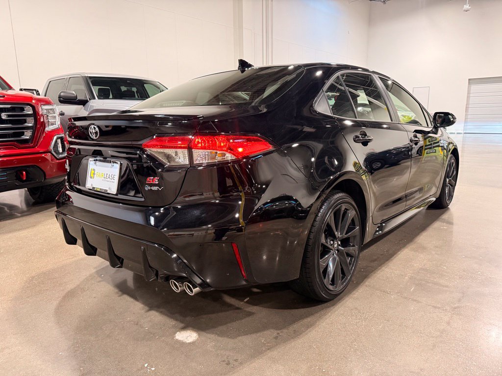 Used 2027 Toyota Corolla SE FWD image 5