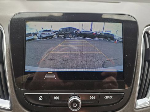 Used 2020 Chevrolet Malibu LT FWD image 28