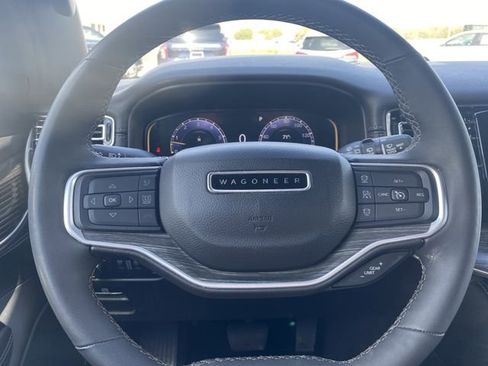 Used 2024 Jeep Wagoneer L Series II image 28