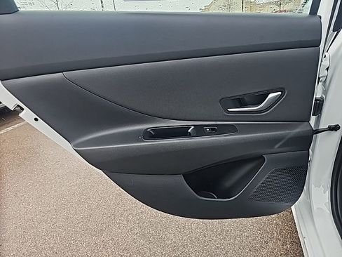 New 2026 Hyundai Elantra Limited FWD image 31