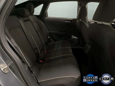 Used 2025 Volkswagen Jetta Sport image 21