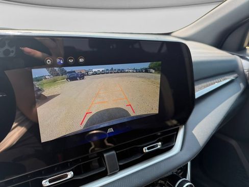 Used 2025 Chevrolet Equinox LT FWD image 29