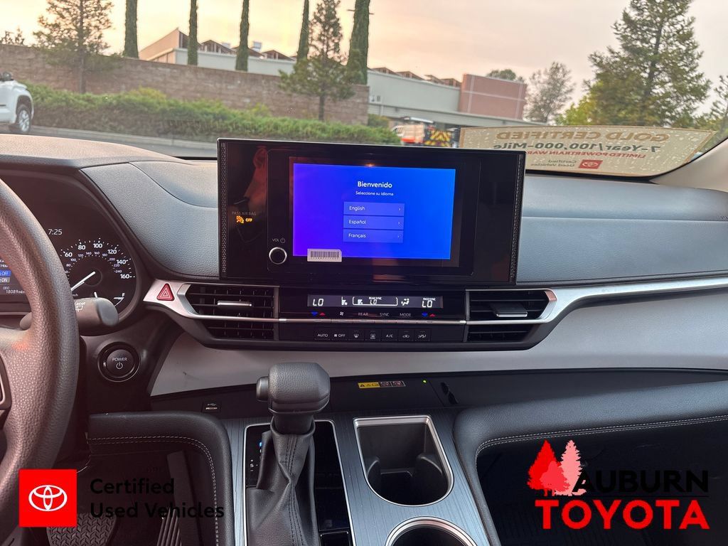 Certified 2025 Toyota Sienna LE AWD/4WD image 24