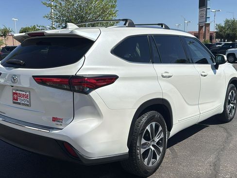 Used 2021 Toyota Highlander XLE FWD image 9