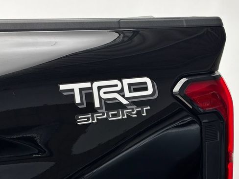 Used 2025 Toyota Tacoma TRD Sport AWD/4WD image 7