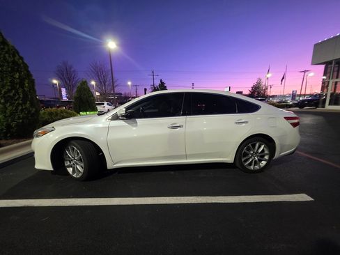 Used 2014 Toyota Avalon XLE Touring image 4