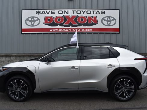 Certified 2024 Toyota bZ4X AWD w/ Weather Package image 4