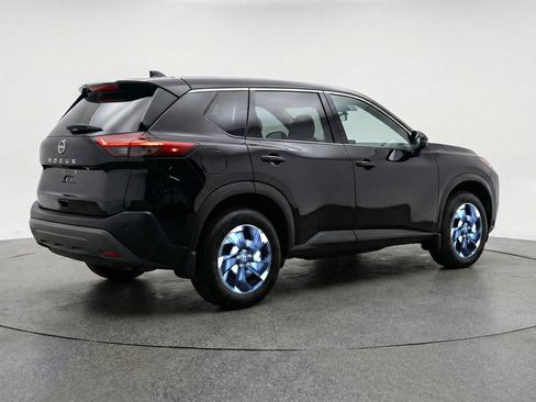 Used 2025 Nissan Rogue SV AWD/4WD image 9