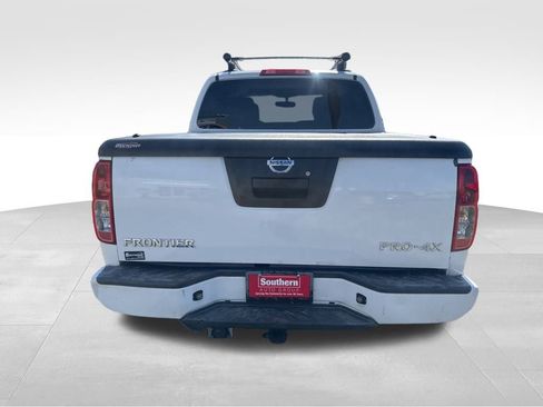 Used 2011 Nissan Frontier PRO-4X w/ Pro-4x Luxury Pkg image 4