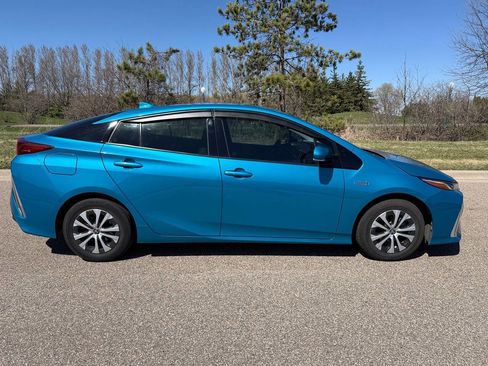 Used 2017 Toyota Prius Prime Plus w/ Carpet Mat Package image 2