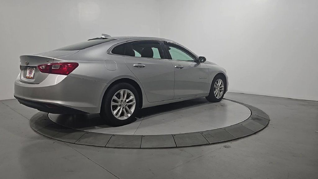Used 2016 Chevrolet Malibu LT w/ Driver Confidence Package FWD image 5