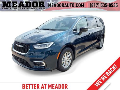 New 2025 Chrysler Pacifica Select image 1