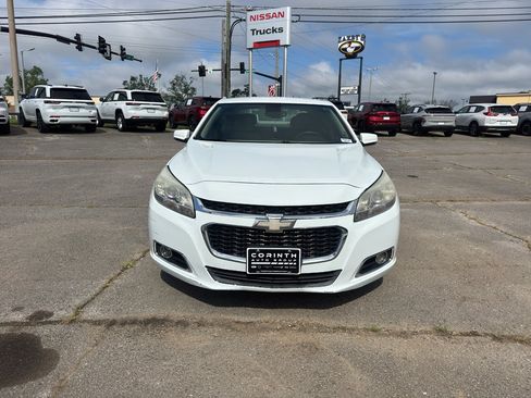 Used 2015 Chevrolet Malibu LT FWD image 2