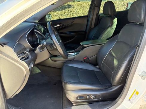 Used 2020 Chevrolet Malibu Premier FWD image 14