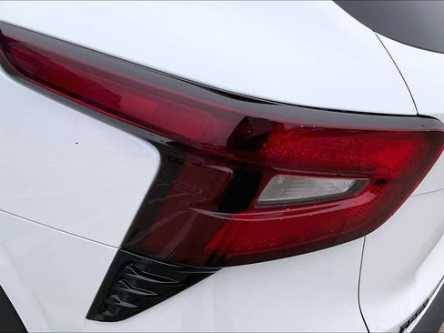 Certified 2025 Chevrolet Trax RS w/ Driver Confidence Package image 29