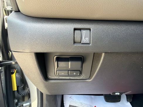 Used 2025 Chevrolet Colorado ZR2 w/ Technology Package AWD/4WD image 20