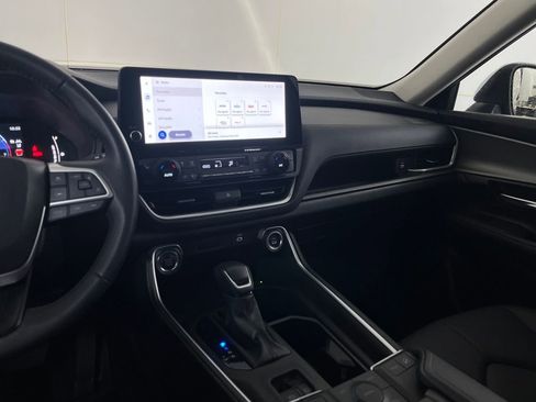 Used 2025 Toyota Grand Highlander AWD image 35