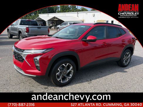 New 2026 Chevrolet Trax LT w/ Driver Confidence Package FWD image 1