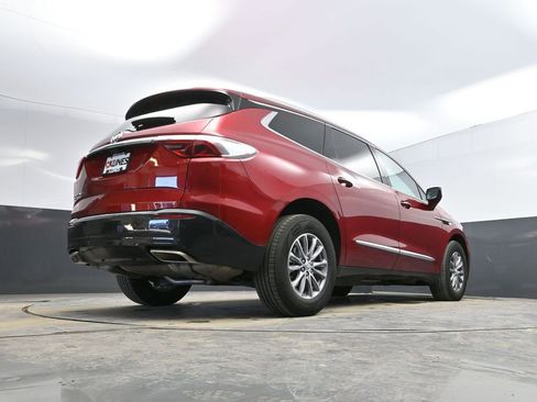 Used 2024 Buick Enclave Premium image 27