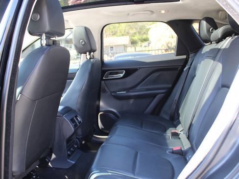 Used 2019 Jaguar F-PACE Premium AWD/4WD image 34
