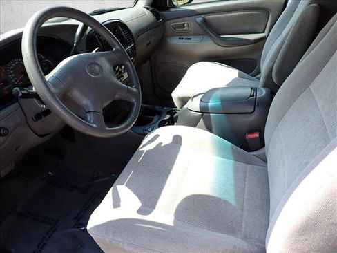 Used 2002 Toyota Sequoia SR5 w/ Convenience Pkg AWD/4WD image 10