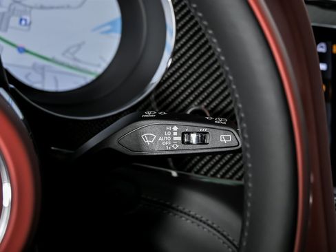 Used 2022 Bentley Bentayga image 35