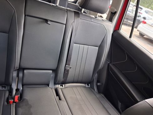 Used 2023 Volkswagen Tiguan SE w/ Panoramic Sunroof Package FWD image 14