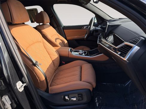 Used 2025 BMW X5 xDrive40i w/ Climate Comfort Package image 15