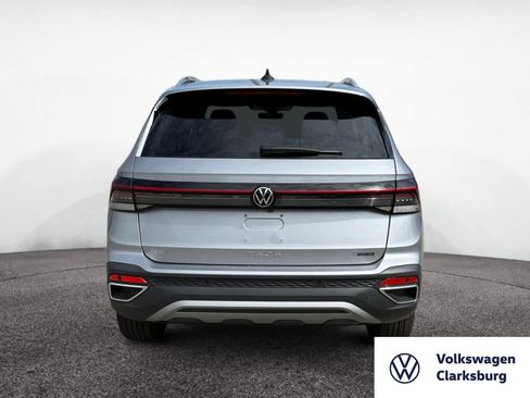 New 2025 Volkswagen Taos SE image 4