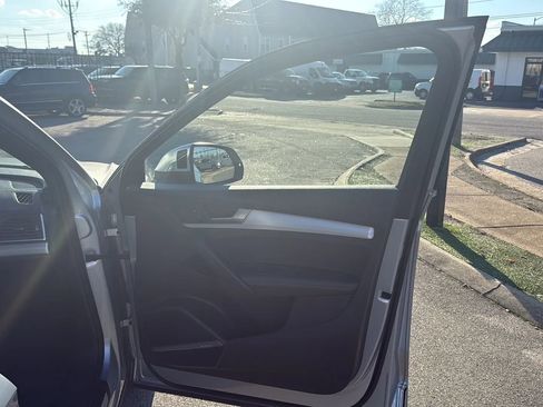 Used 2018 Audi SQ5 Prestige w/ Prestige Package image 24