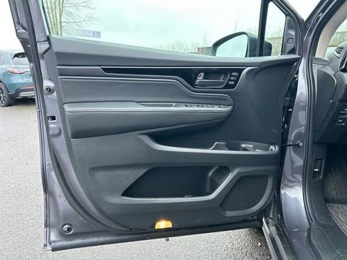 Used 2026 Honda Odyssey Touring image 16