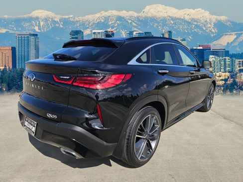 Used 2023 INFINITI QX55 Luxe w/ Cargo Package image 7