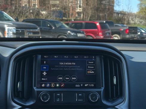 Used 2022 Chevrolet Colorado Z71 w/ Safety Package AWD/4WD image 14