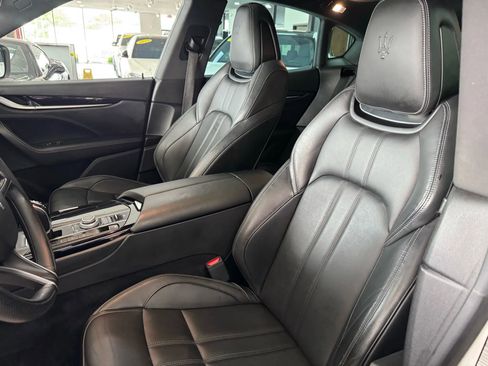 Used 2017 Maserati Levante w/ Sport Package image 10