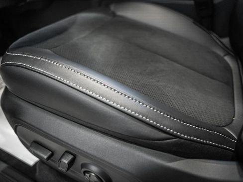 New 2025 Jeep Grand Cherokee Altitude image 34