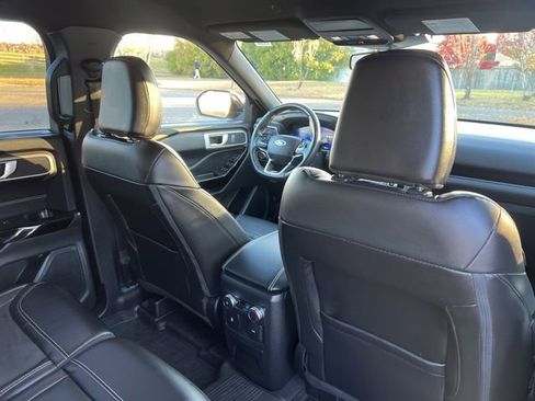 Used 2022 Ford Explorer ST w/ ST Street Pack image 36