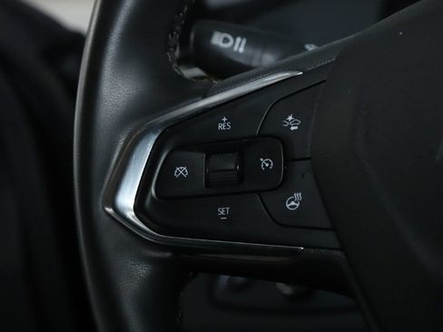 Used 2025 Chevrolet Trax LT w/ Driver Confidence Package FWD image 22