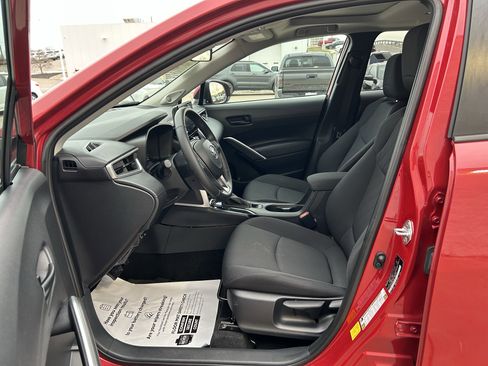 Certified 2022 Toyota Corolla Cross LE w/ Moonroof Package image 13