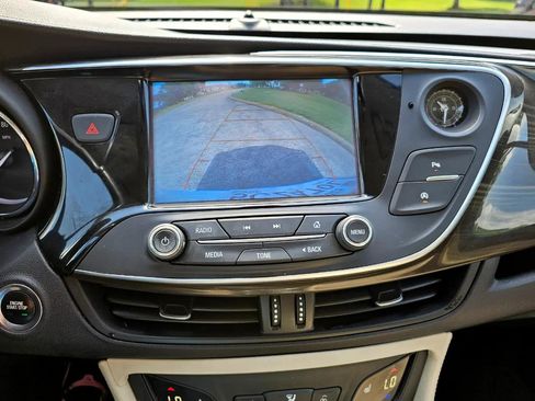 Used 2020 Buick Envision Essence image 37